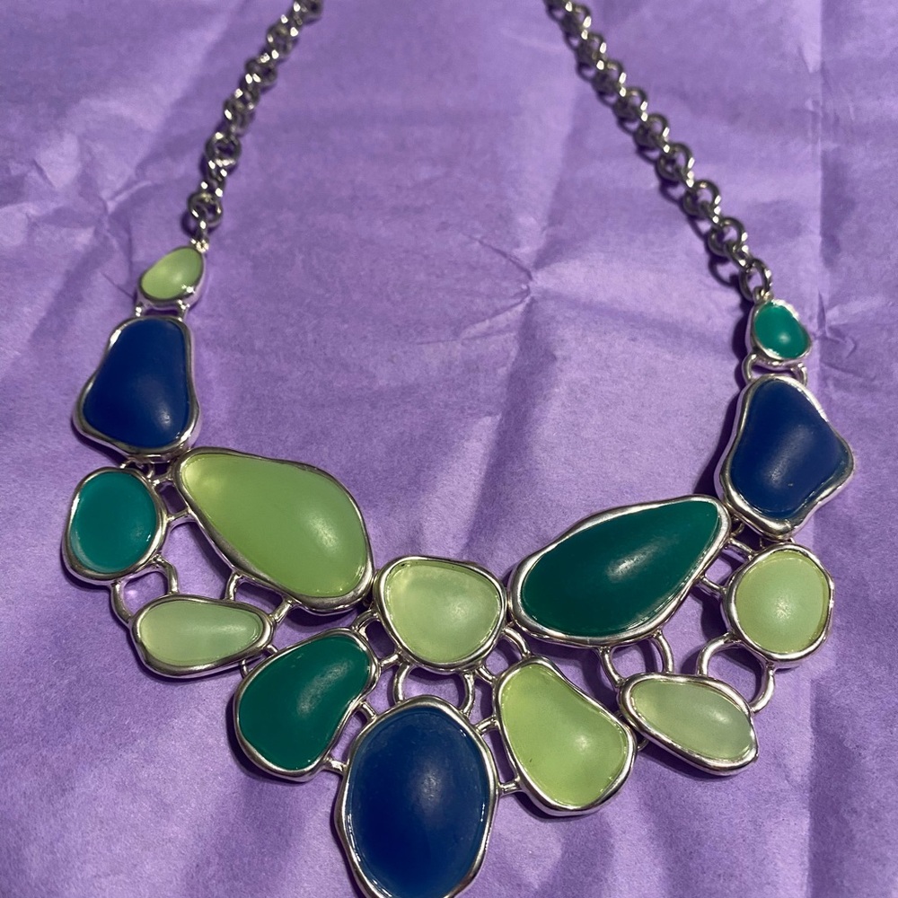 Elegant Silver and Green Necklace